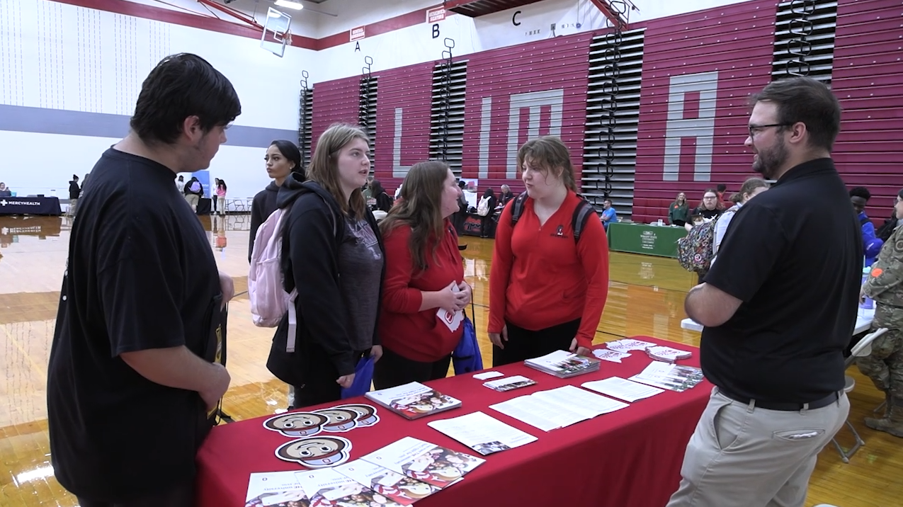 Lima Senior students connect with employers, recruiters at job fair